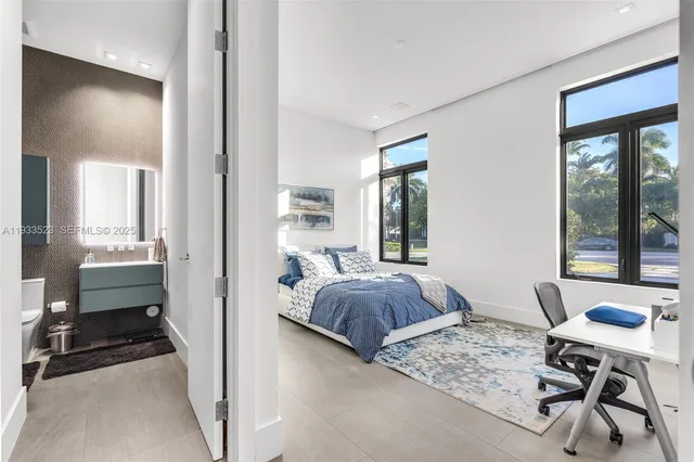 $4,700,000 | 8271 Southwest 67th Street, Miami, FL 33143