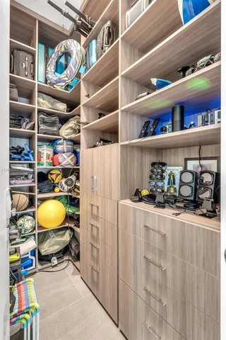 $4,700,000 | 8271 Southwest 67th Street, Miami, FL 33143