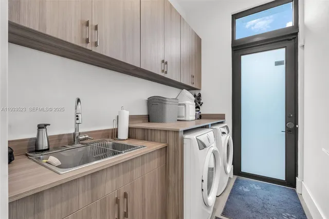 $4,700,000 | 8271 Southwest 67th Street, Miami, FL 33143