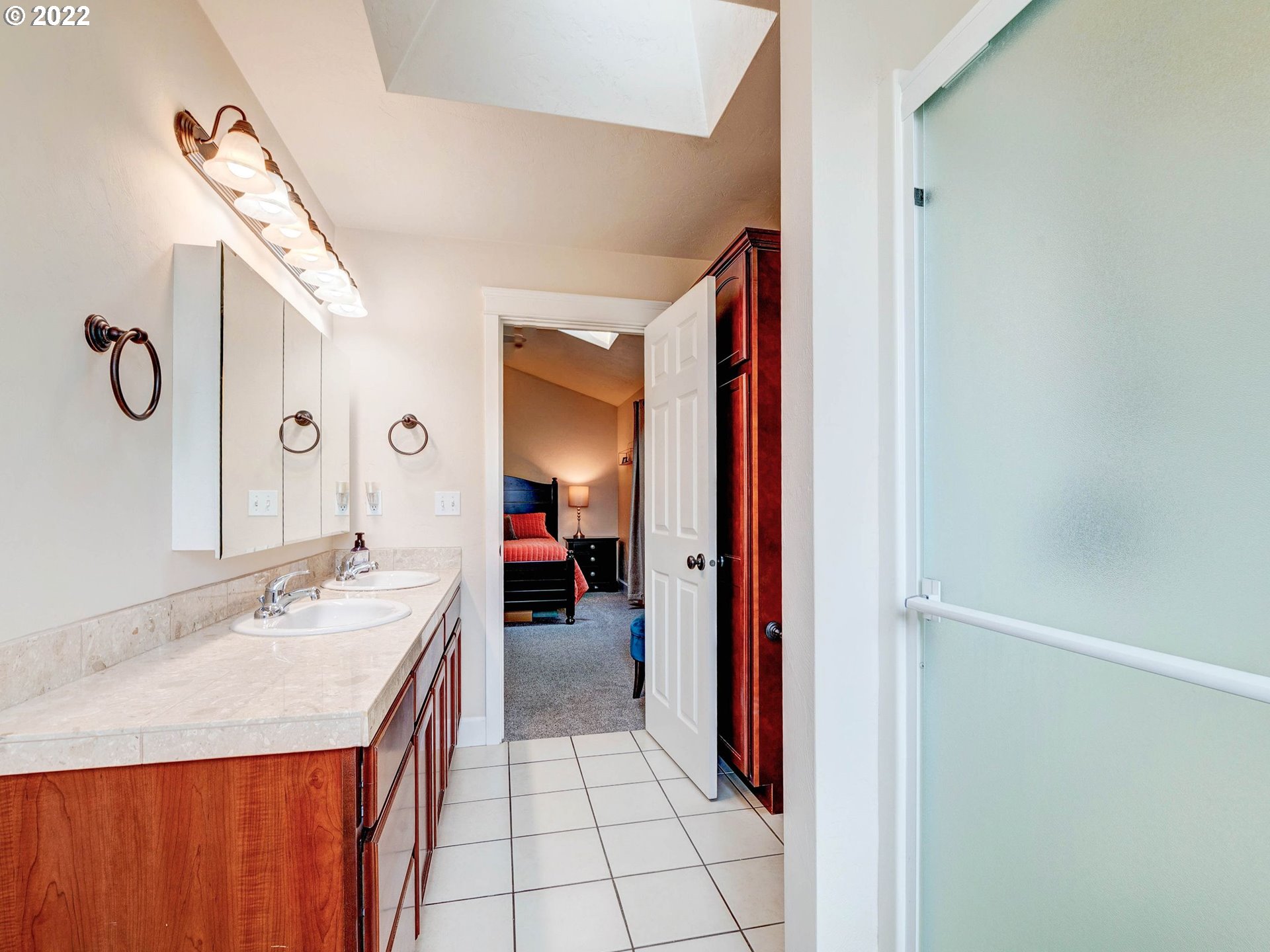 209 Pond Turtle Way Cottage Grove, OR 97424 - Photo 15 of 28 Bathroom, Attached