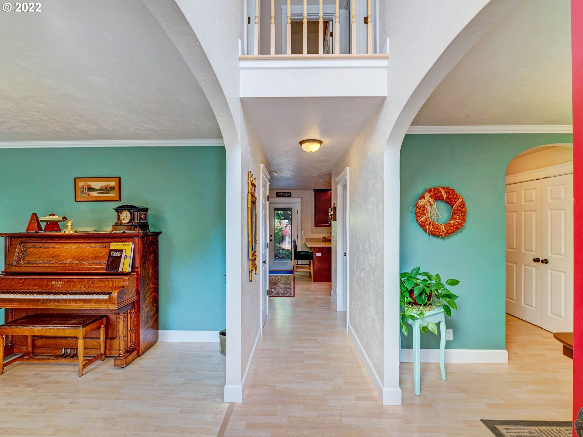 209 Pond Turtle Way Cottage Grove, OR 97424 - Photo 5 of 28 Entrance/Foyer