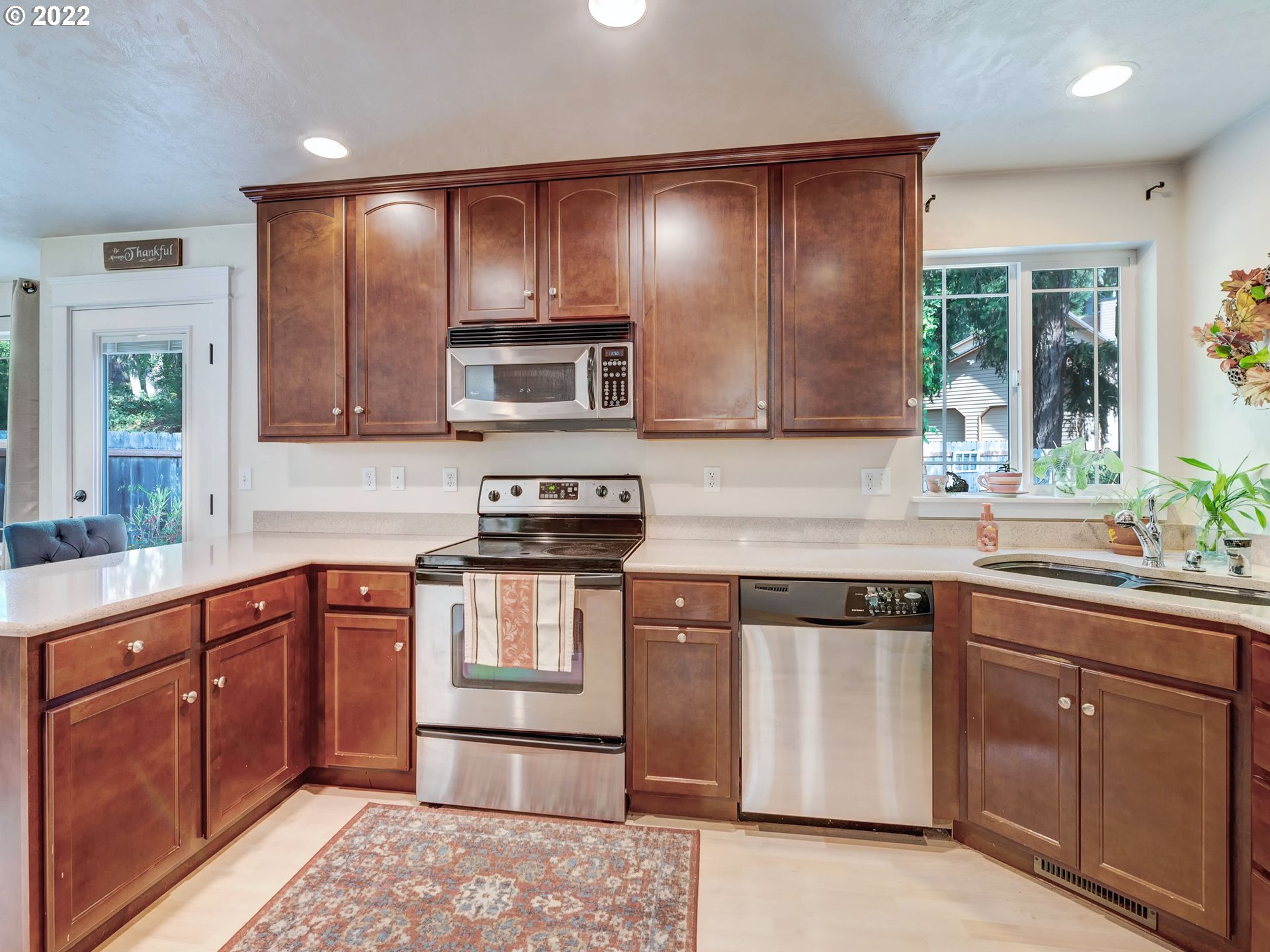 209 Pond Turtle Way Cottage Grove, OR 97424 - Photo 7 of 28 Kitchen