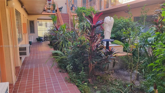 $1,950 | Flamingo-Lummus, Miami Beach, FL 33139