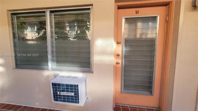 $1,950 | Flamingo-Lummus, Miami Beach, FL 33139