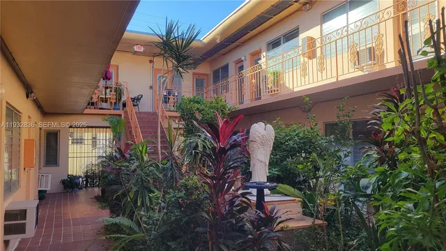 $1,950 | Flamingo-Lummus, Miami Beach, FL 33139