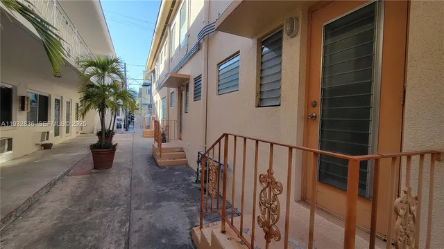 $1,950 | Flamingo-Lummus, Miami Beach, FL 33139