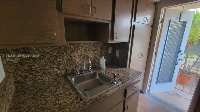 $1,950 | Flamingo-Lummus, Miami Beach, FL 33139