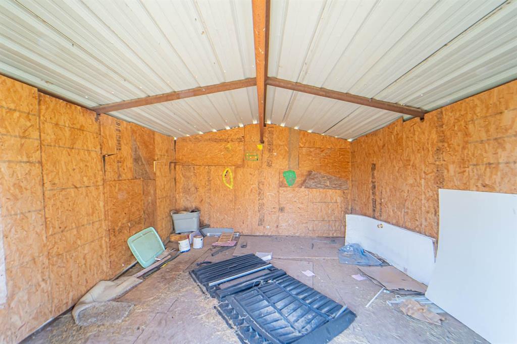 516 South Butte Street Breckenridge, TX 76424 - Photo 4 of 17 a room with window