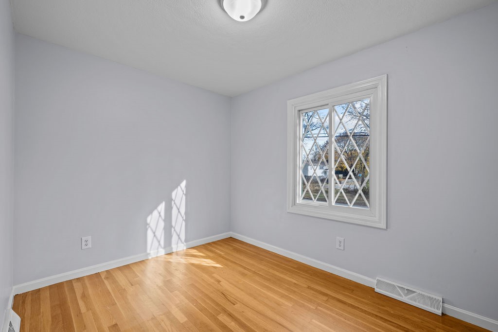 400 Cole Farm Road Warwick, RI 02889 - Photo 18 of 35