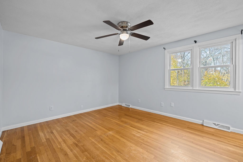 400 Cole Farm Road Warwick, RI 02889 - Photo 22 of 35