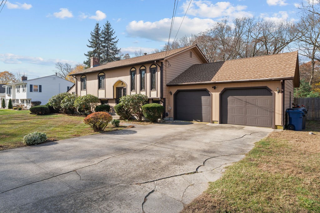 400 Cole Farm Road Warwick, RI 02889 - Photo 3 of 35