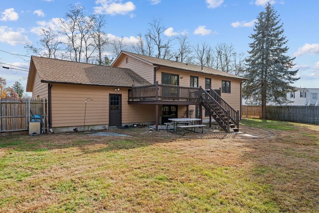 400 Cole Farm Road Warwick, RI 02889 - Photo 4 of 35