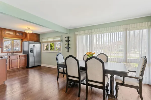 $280,000 | 9966 South California Avenue, Evergreen Park, IL 60805