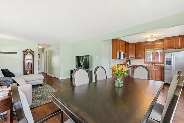 $280,000 | 9966 South California Avenue, Evergreen Park, IL 60805