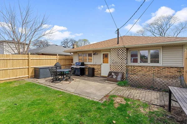 $280,000 | 9966 South California Avenue, Evergreen Park, IL 60805