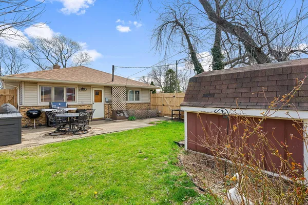 $280,000 | 9966 South California Avenue, Evergreen Park, IL 60805