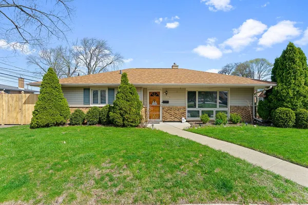 $280,000 | 9966 South California Avenue, Evergreen Park, IL 60805