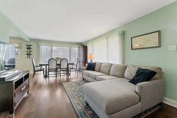$280,000 | 9966 South California Avenue, Evergreen Park, IL 60805