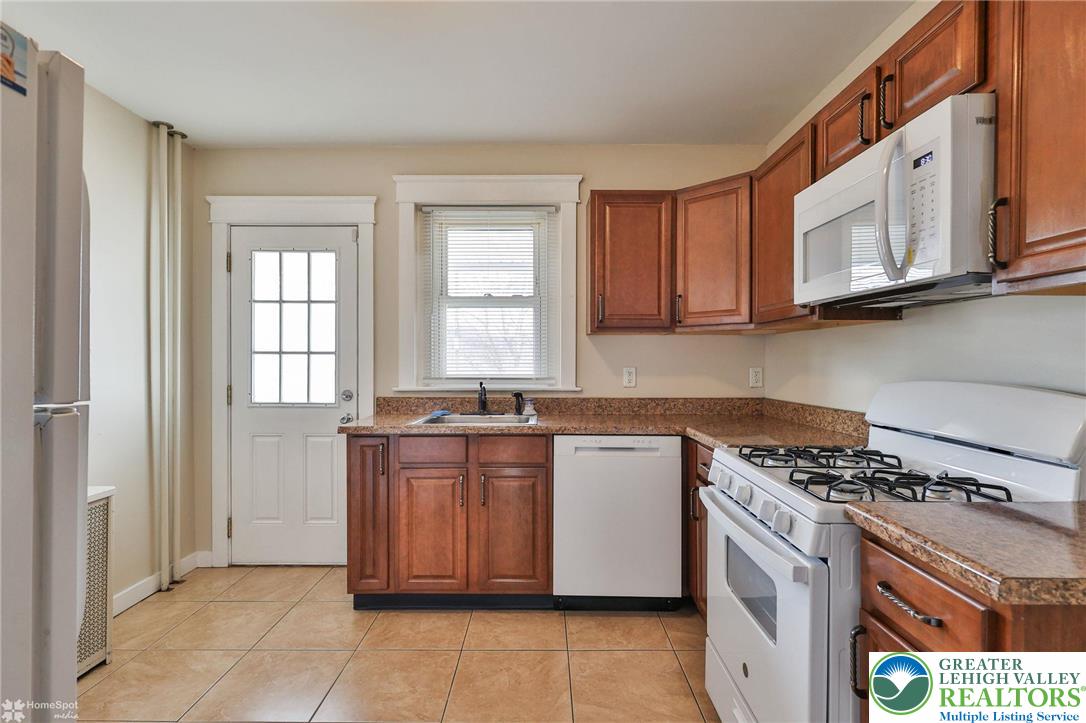 721 Spring Street Bethlehem, PA 18018 - Photo 18 of 61