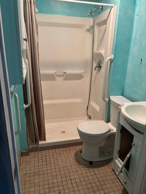3419 Sollers Point Road Baltimore, MD 21222 - Photo 15 of 23 Bathroom