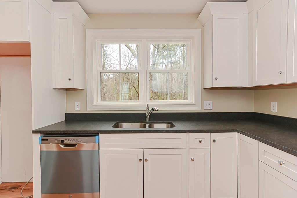 86 Bailey Road, Unit 86 Holden, MA 01520 - Photo 8 of 39