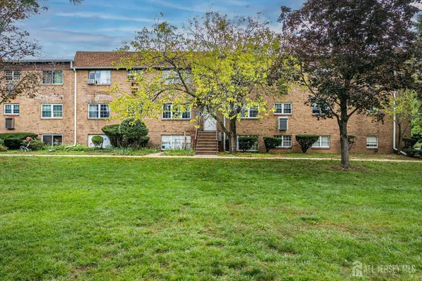 $3,000 | 60 College Drive, Edison, NJ 08817