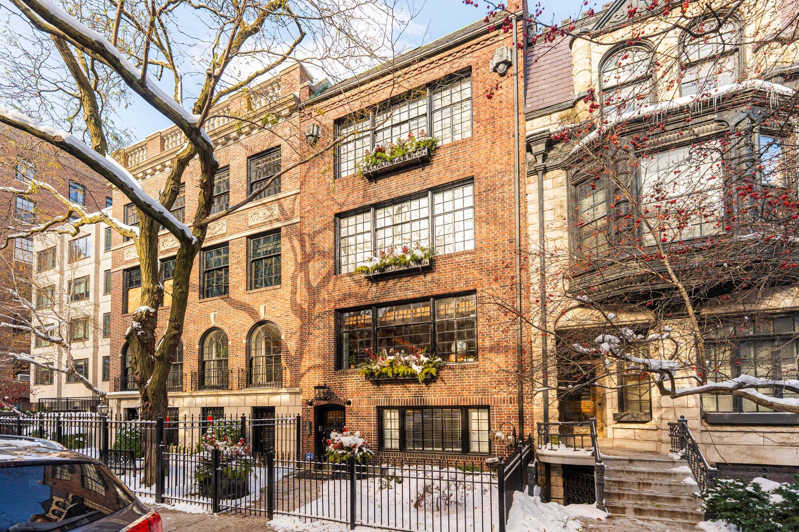 26 East Scott Street, Unit 3 Chicago, IL 60610 - Photo 2 of 40