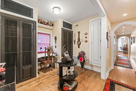 $835,000 | 26 East Scott Street, Unit 3, Chicago, IL 60610