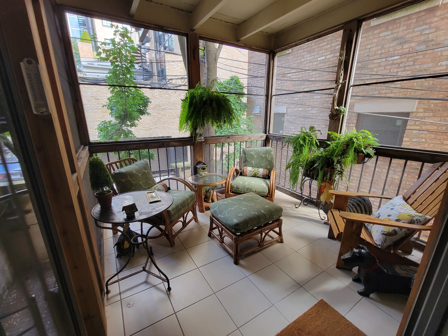 26 East Scott Street, Unit 3 Chicago, IL 60610 - Photo 31 of 35 a living room with furniture and a potted plant