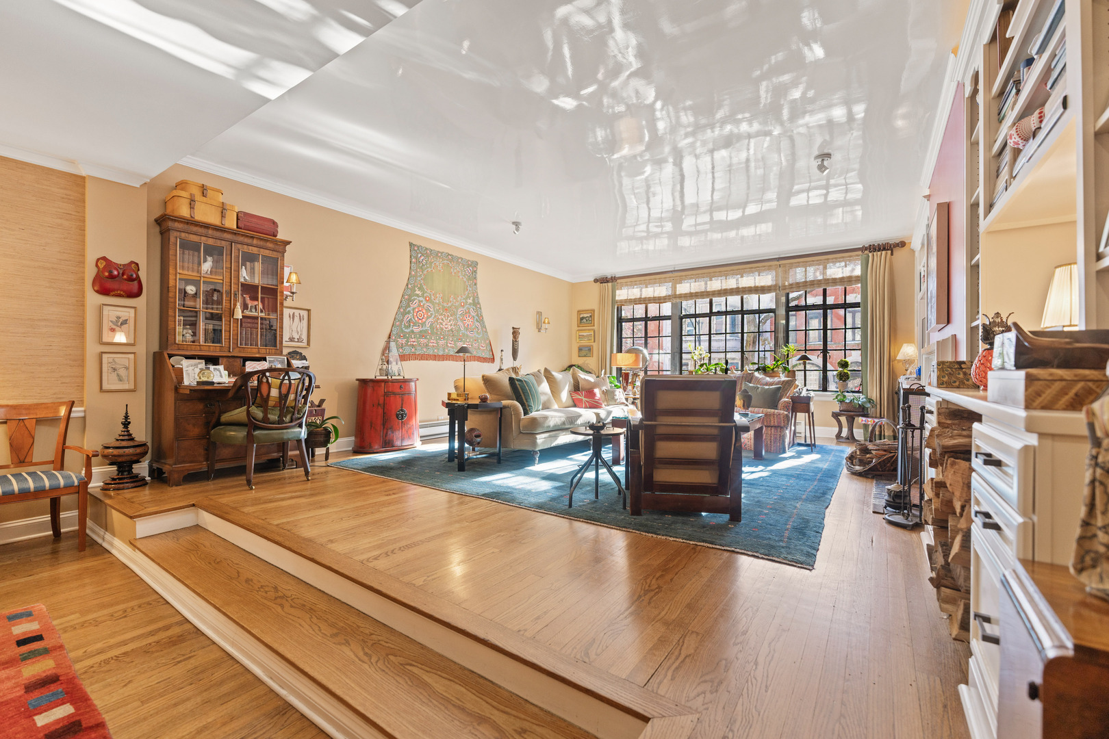 26 East Scott Street, Unit 3 Chicago, IL 60610 - Photo 9 of 35 a living room with furniture and a chandelier