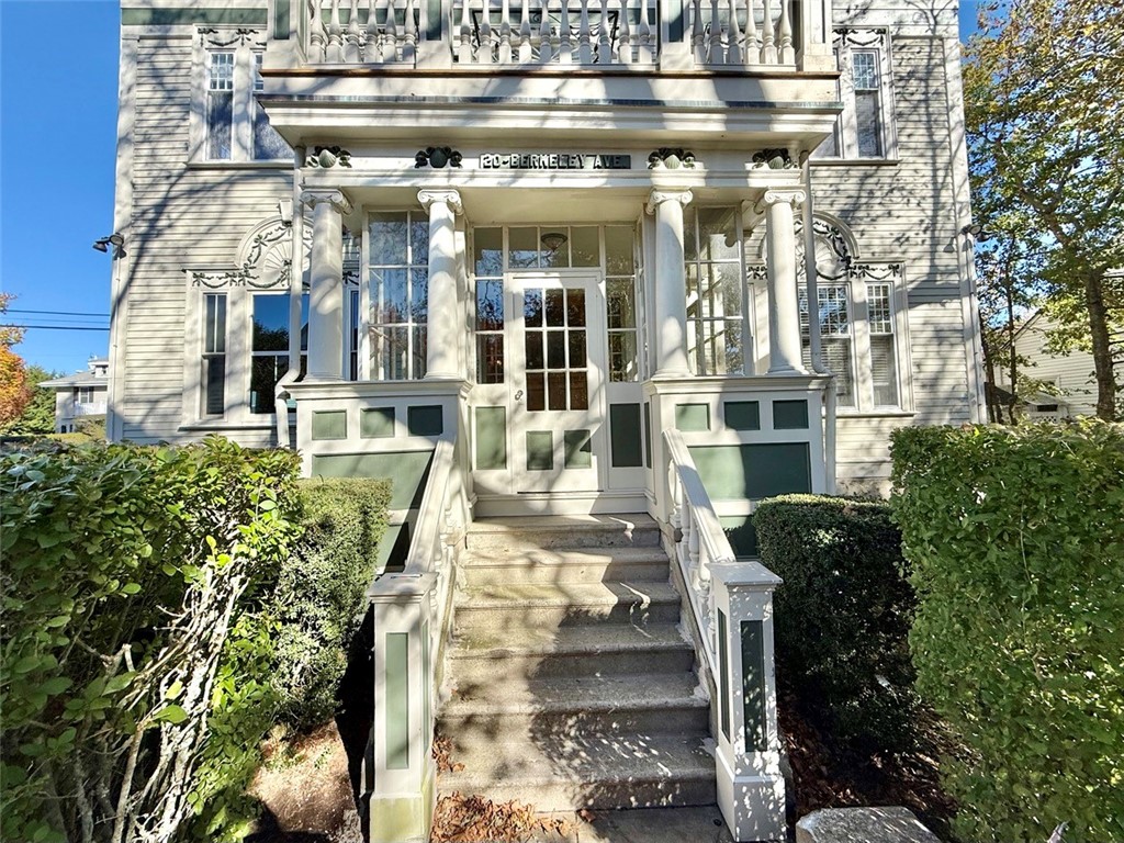 20 Berkeley Avenue, Unit 3 Newport, RI 02840 - Photo 2 of 10