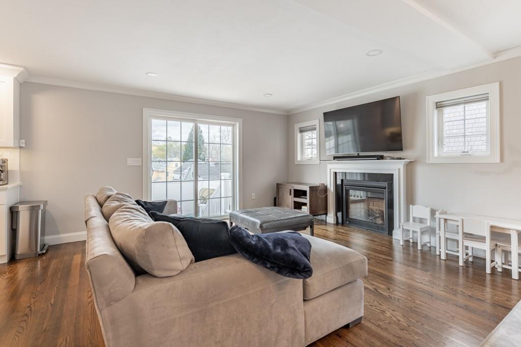 89 Robbins Road Arlington, MA 02476 - Photo 10 of 33 Gallery Image 10