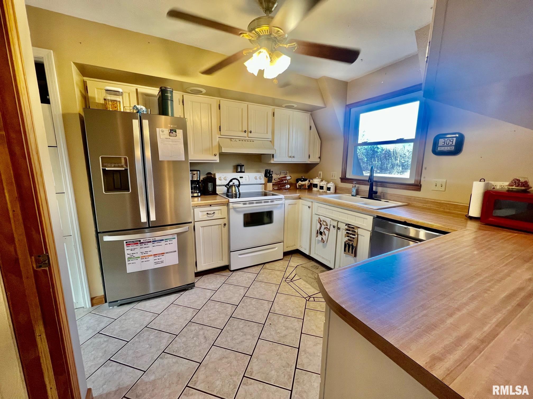 700 Moonglow Road Walnut Hill, IL 62893 - Photo 8 of 26