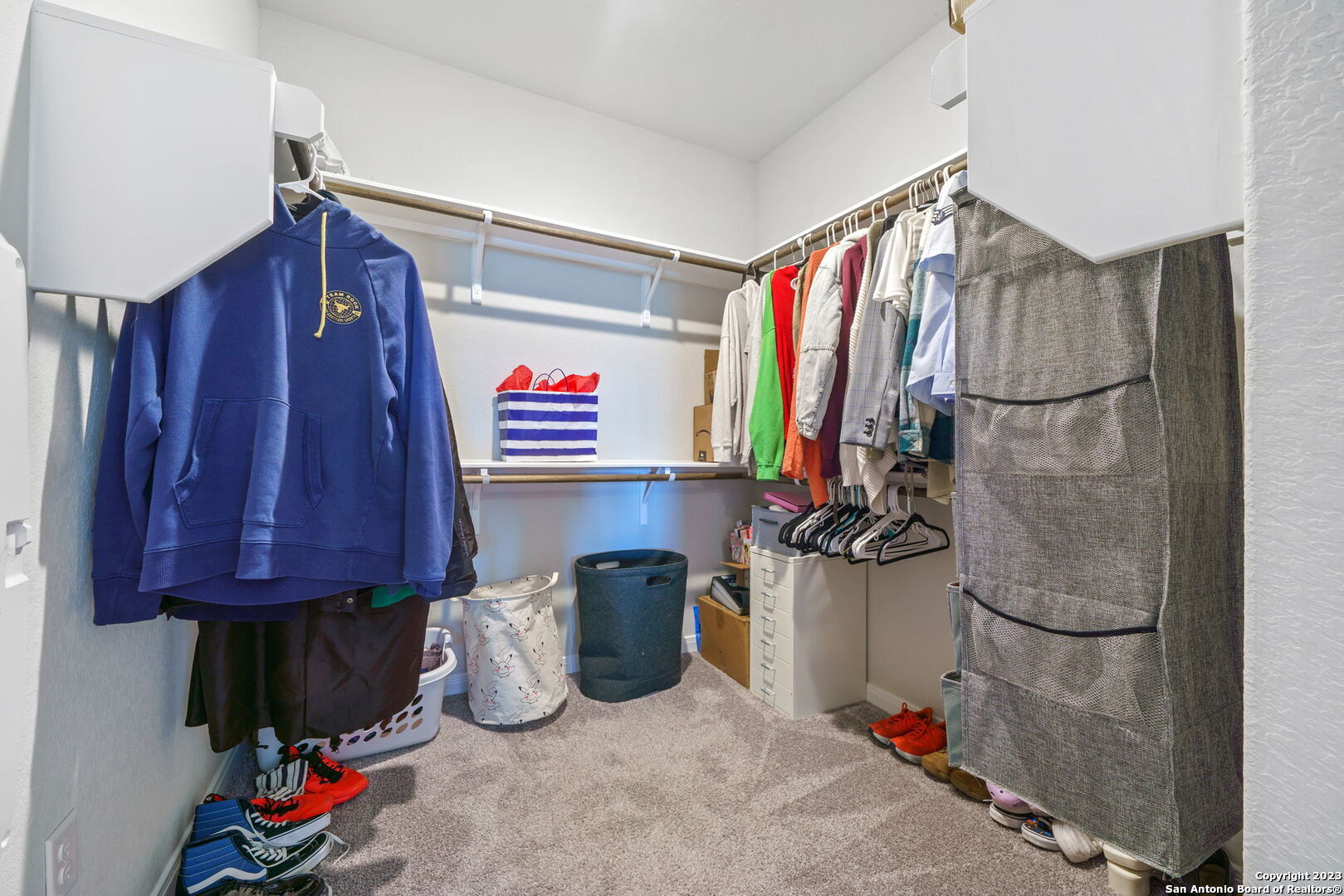 5151 Longhorn River Converse, TX 78109 - Photo 14 of 25 a room with furniture and a closet