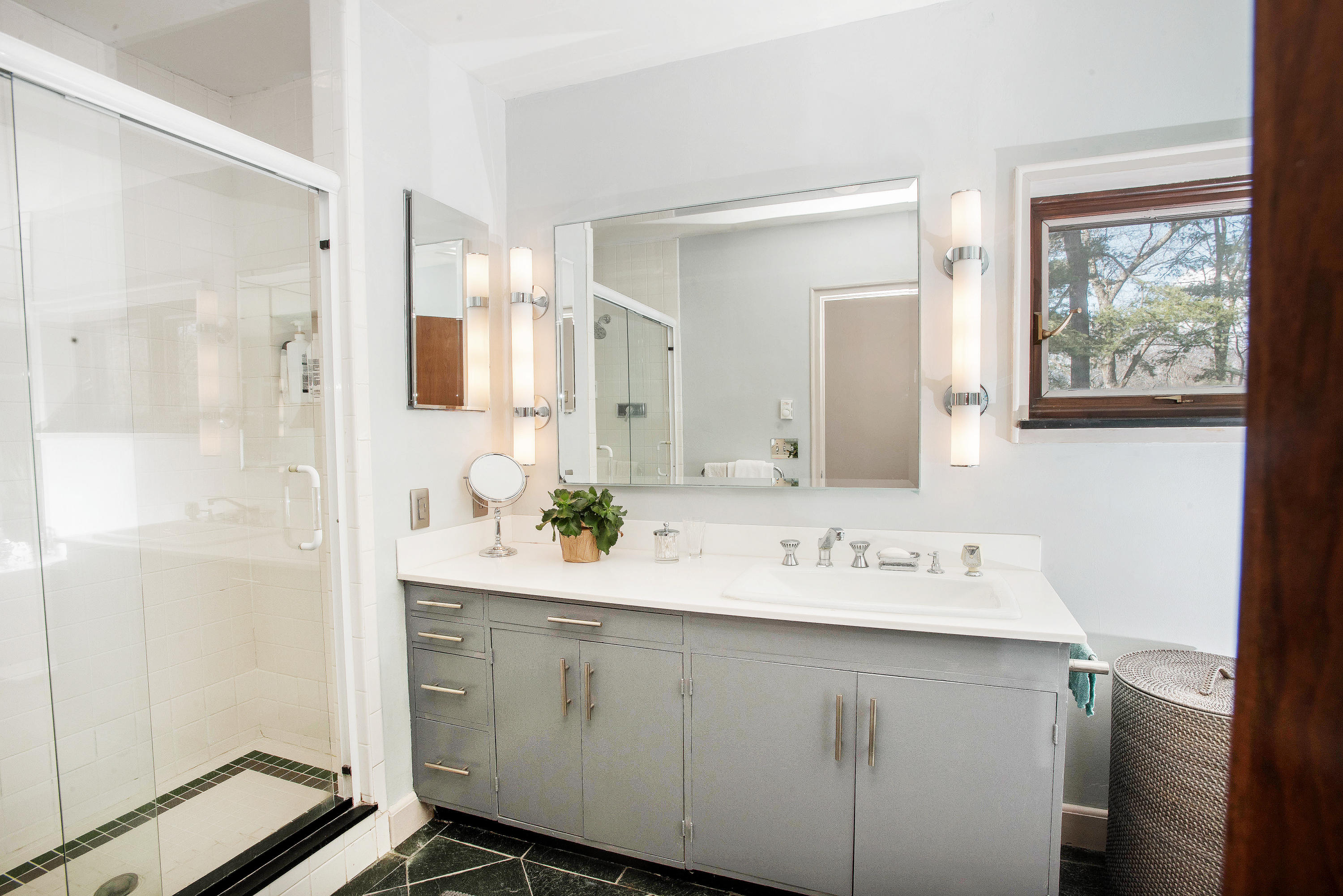 27 Tory Hole Road Darien, CT 06820 - Photo 16 of 22 Master Bath