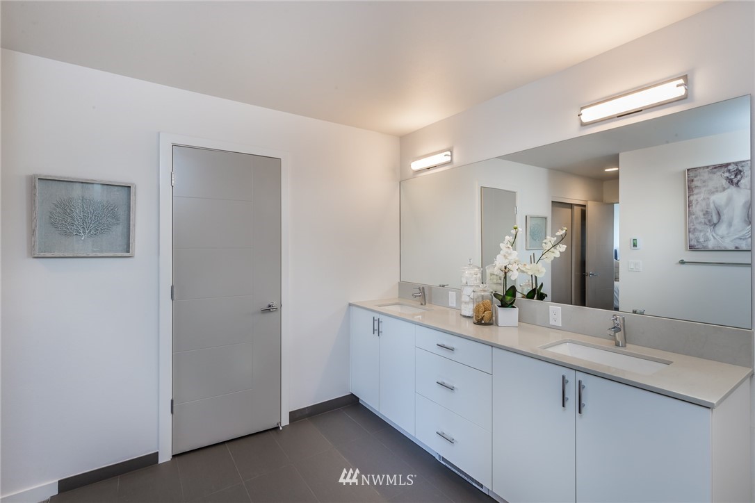 4211 Southwest Frontenac Street Seattle, WA 98136 - Photo 12 of 21 Gallery Image 12