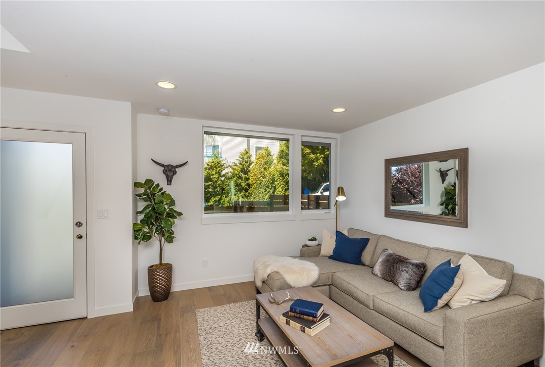 4211 Southwest Frontenac Street Seattle, WA 98136 - Photo 7 of 21 Gallery Image 7