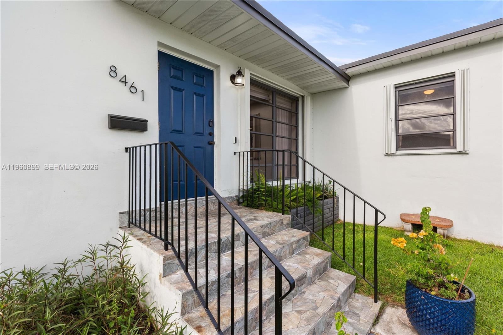 8461 Southwest 33rd Terrace Miami, FL 33155 - Photo 3 of 30