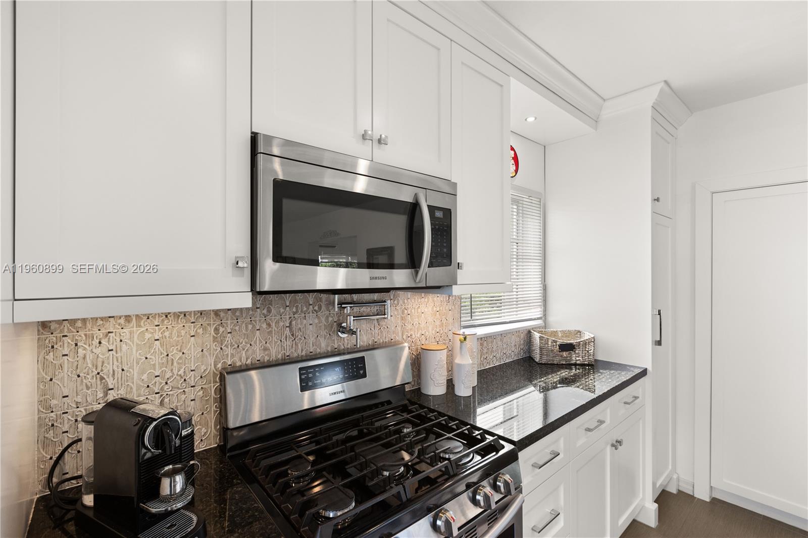 8461 Southwest 33rd Terrace Miami, FL 33155 - Photo 6 of 30