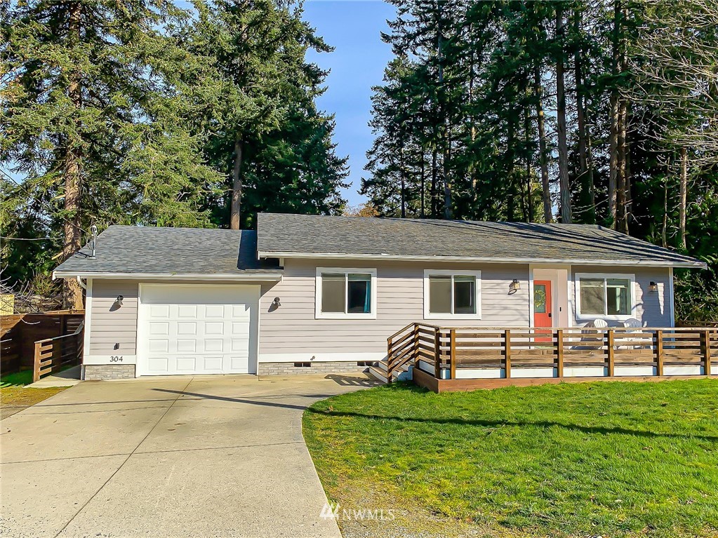304 Boundary Bay Road Point Roberts, WA 98281 - Photo 1 of 34