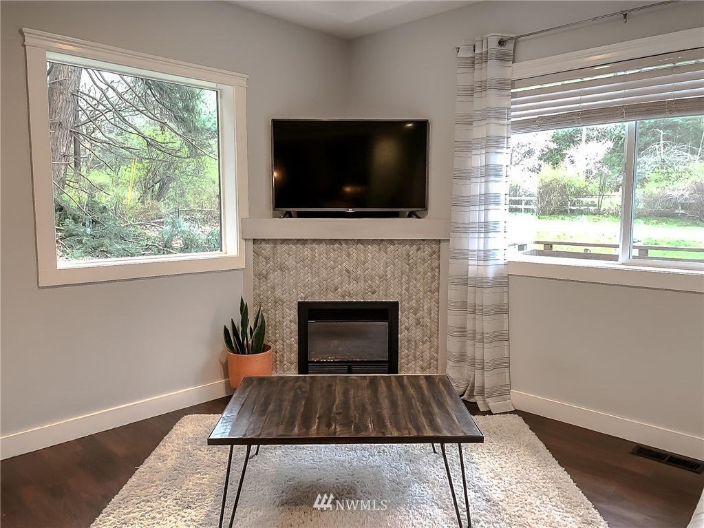 304 Boundary Bay Road Point Roberts, WA 98281 - Photo 5 of 34