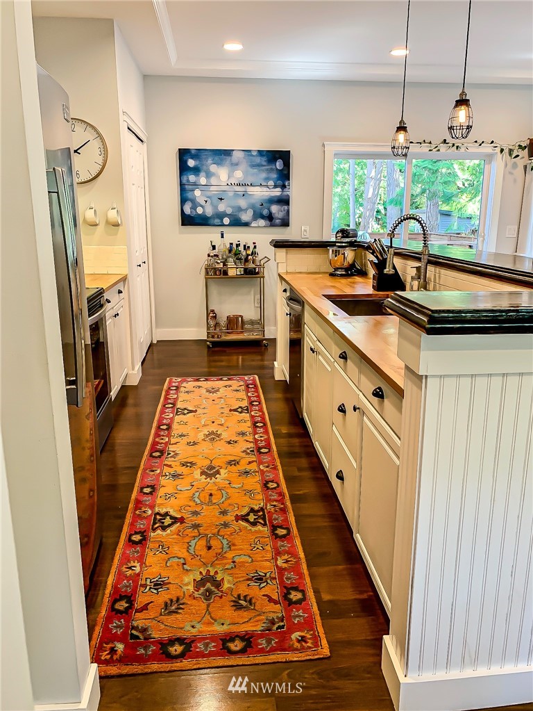 304 Boundary Bay Road Point Roberts, WA 98281 - Photo 8 of 34