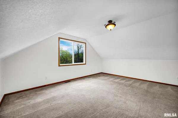 $182,700 | 488 Greenbriar Court, Dahinda, IL 61428