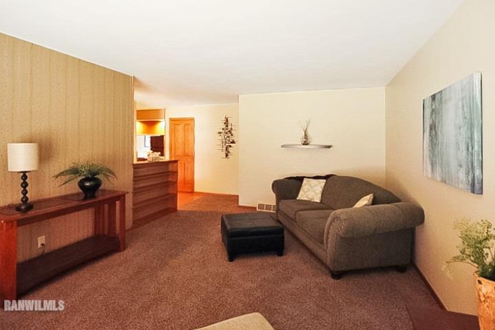 1821 North Ridge Drive Freeport, IL 61032 - Photo 5 of 25 Gallery Image 5