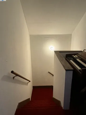 a black and white photo