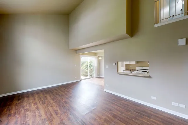 $279,000 | 231 Teak Lane, Unit 231, Streamwood, IL 60107