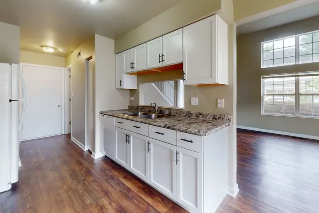 $279,000 | 231 Teak Lane, Unit 231, Streamwood, IL 60107