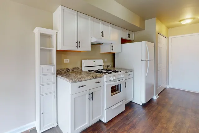 $279,000 | 231 Teak Lane, Unit 231, Streamwood, IL 60107