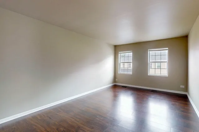 $279,000 | 231 Teak Lane, Unit 231, Streamwood, IL 60107