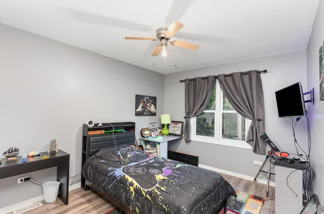 $425,000 | 6032 South Lake Shore Drive, Cary, IL 60013